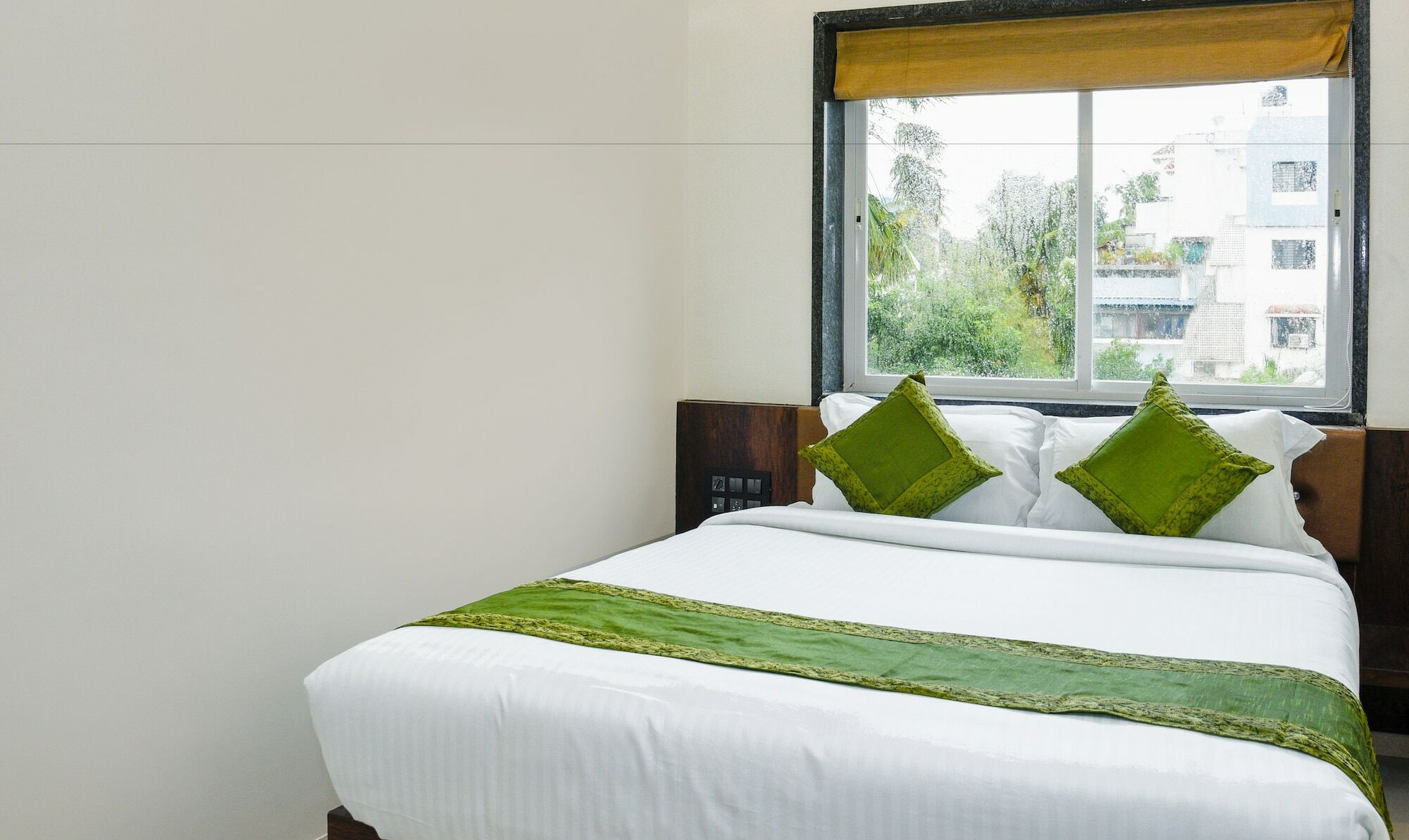 Treebo Malhaar Regency Hotel Chinchvad Eksteriør billede